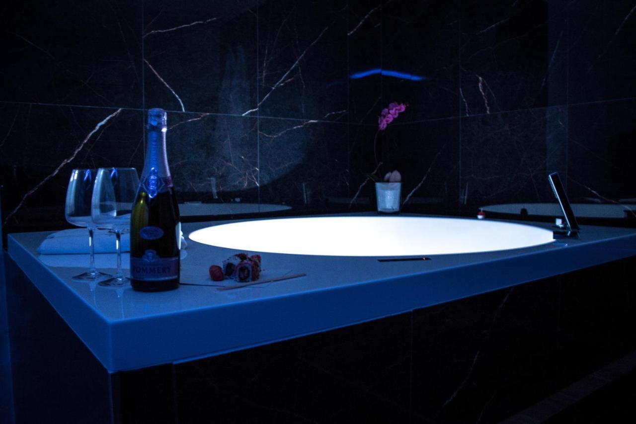 Suite Meghan Home Catania Bagian luar foto