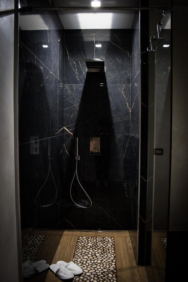Suite Meghan Home Catania Bagian luar foto