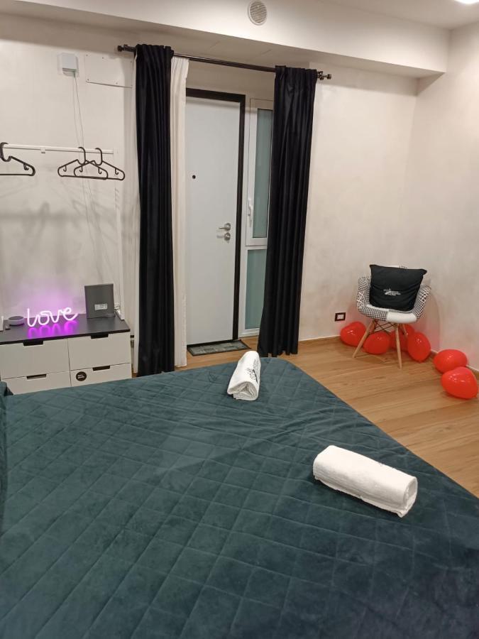 Suite Meghan Home Catania Bagian luar foto