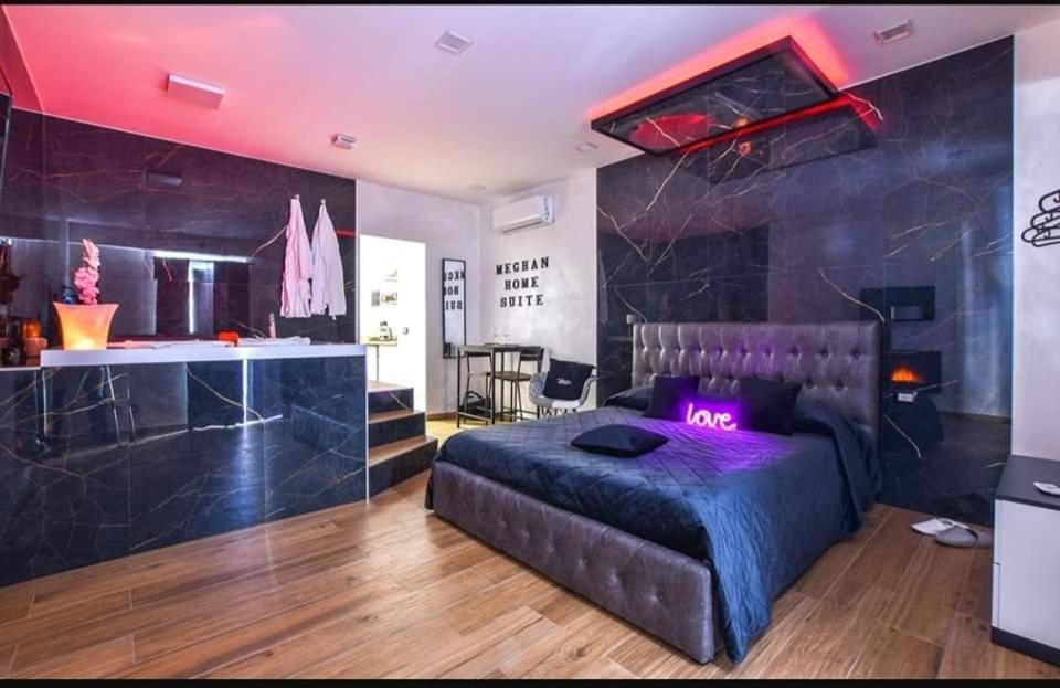 Suite Meghan Home Catania Bagian luar foto