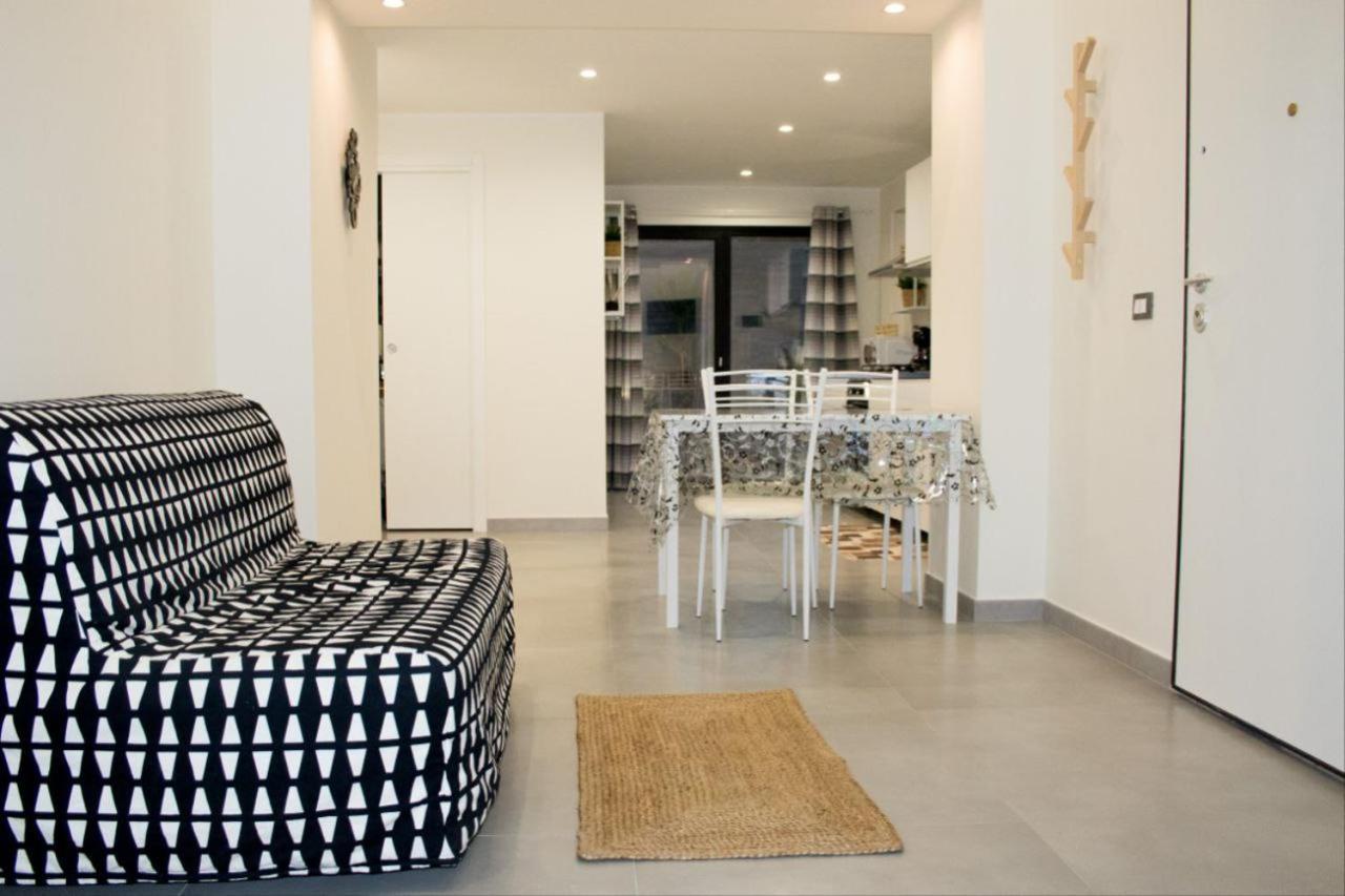 Suite Meghan Home Catania Bagian luar foto