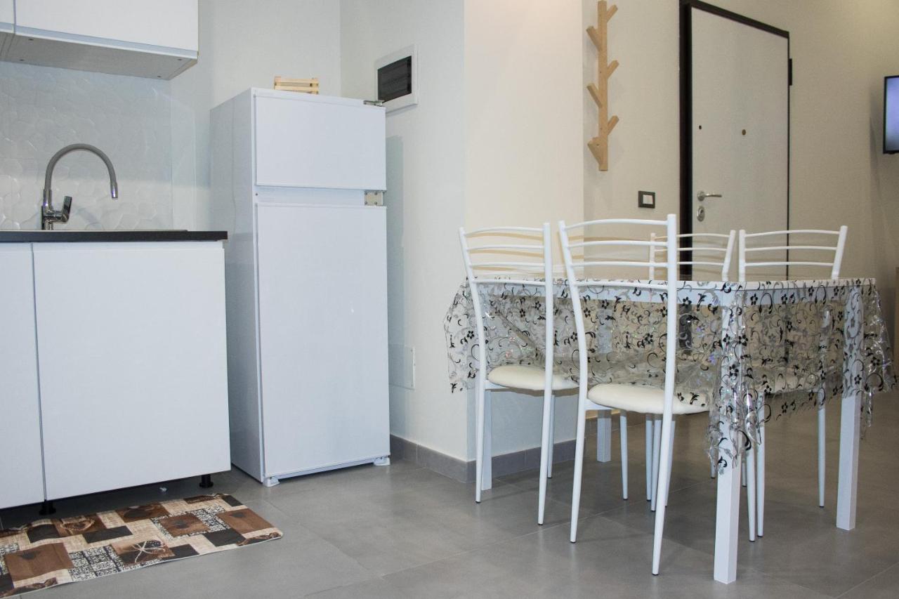 Suite Meghan Home Catania Bagian luar foto