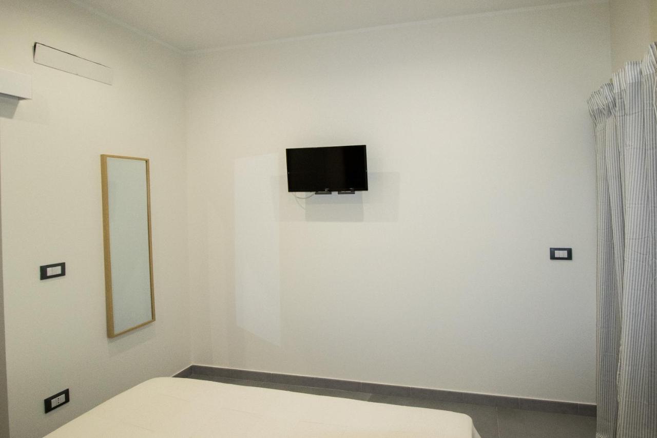 Suite Meghan Home Catania Bagian luar foto