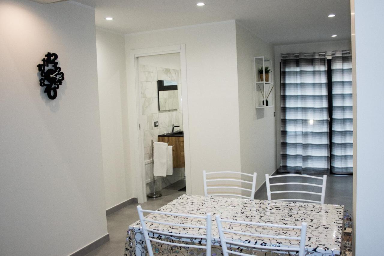 Suite Meghan Home Catania Bagian luar foto