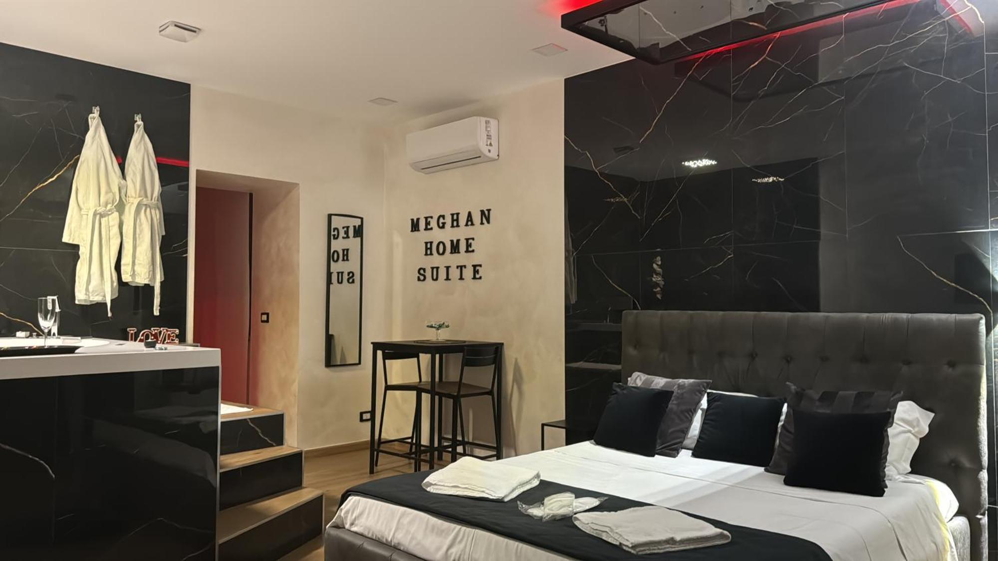 Suite Meghan Home Catania Bagian luar foto